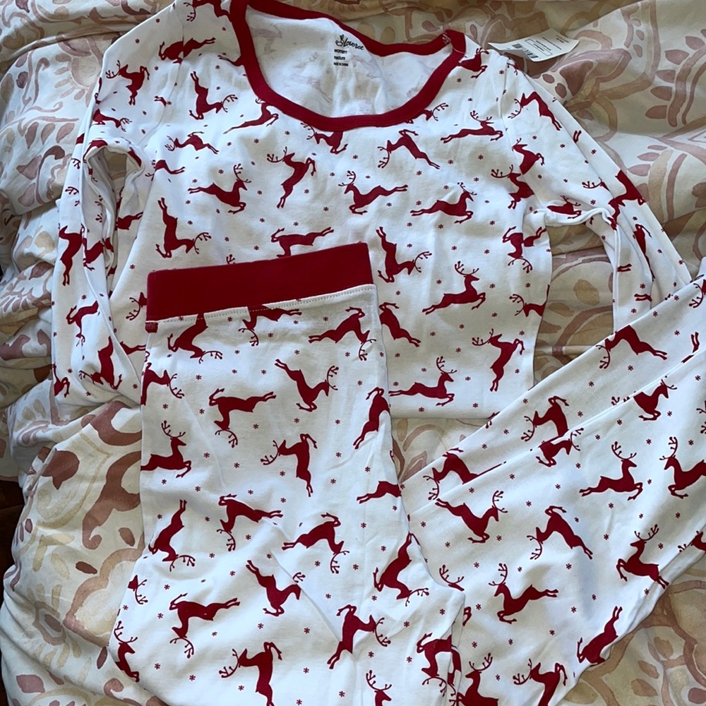NWT Women’s Reindeer Pajama Set